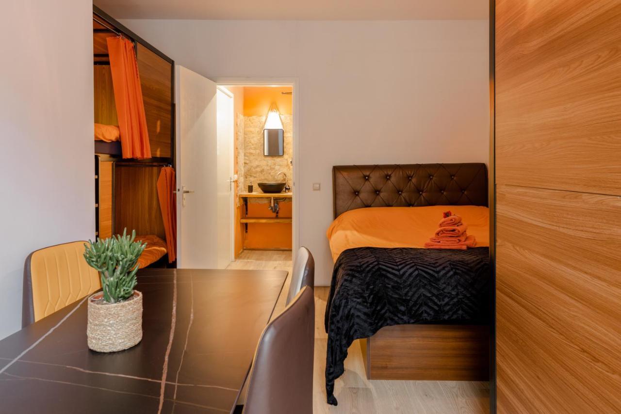 Recharge Hostel Rotterdam Dış mekan fotoğraf
