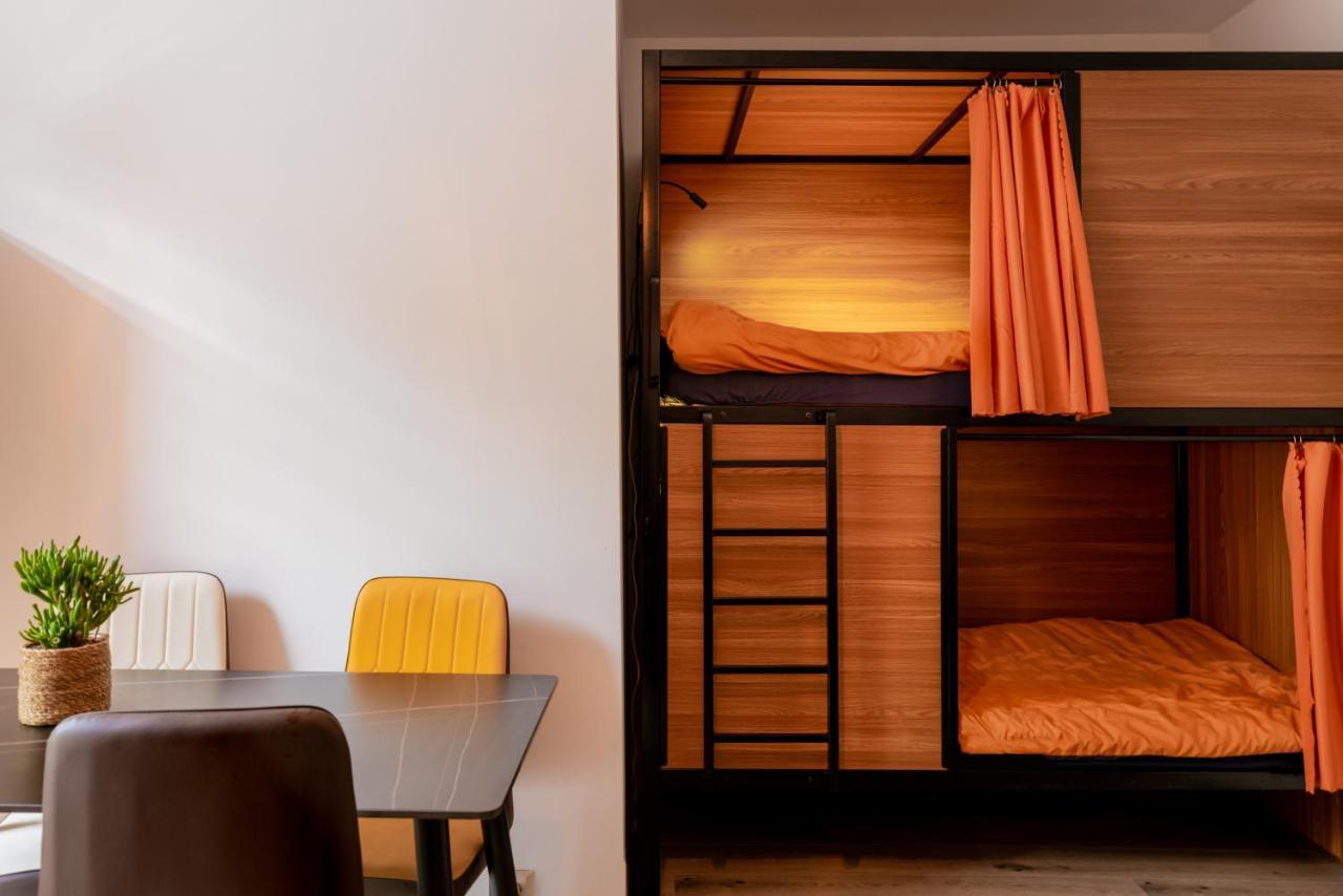 Recharge Hostel Rotterdam Dış mekan fotoğraf