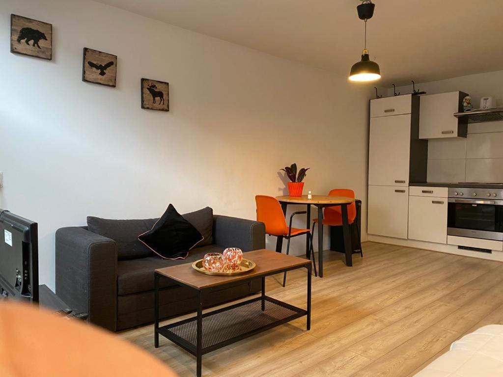 Recharge Hostel Rotterdam Dış mekan fotoğraf