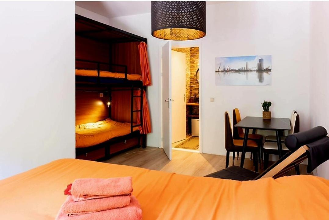 Recharge Hostel Rotterdam Dış mekan fotoğraf