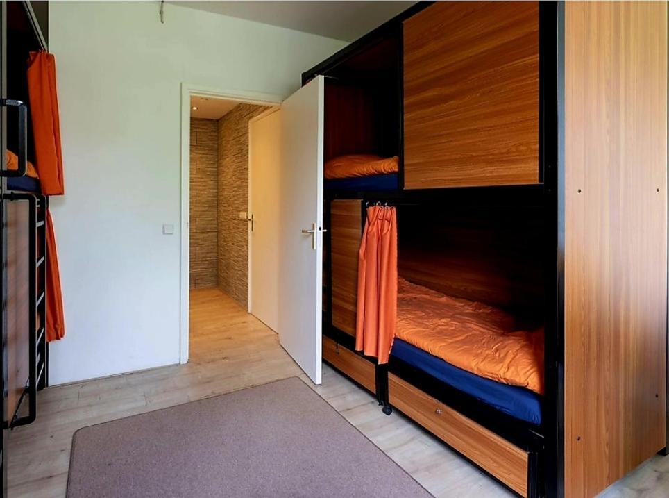 Recharge Hostel Rotterdam Dış mekan fotoğraf