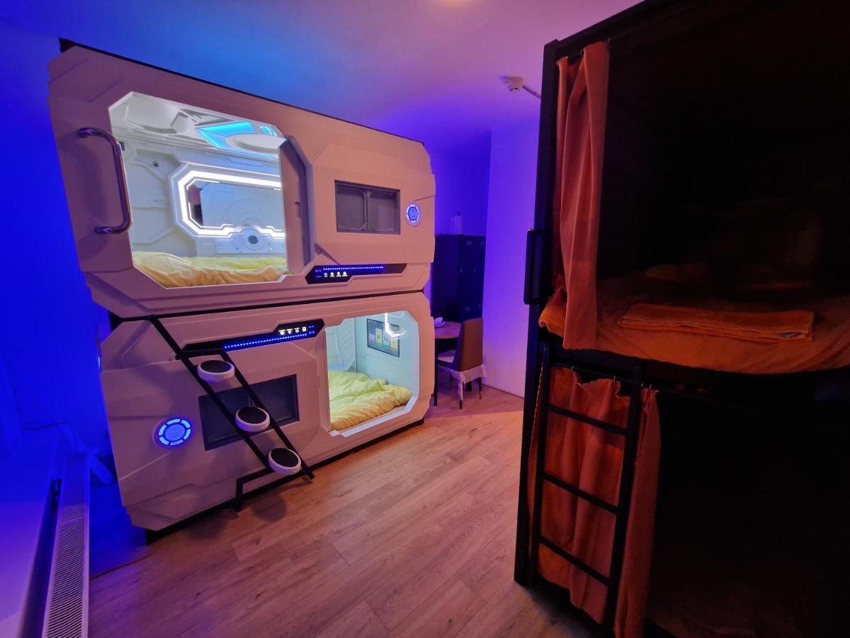 Recharge Hostel Rotterdam Dış mekan fotoğraf
